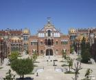 Hastaneden Holy Cross ve Saint Paul modernist binaların, Lluís bırakan mimar tarafından tasarlanmış bir kümesidir i Montaner. Barselona bölgesindeki 1902 1930 arasında inşa